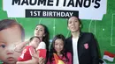Ulang tahun pertama anak ketiganya itu mengusung tema footbaall. Acara berlangsung di kediamannya, di Potlot, Jakarta Selatan, Jumat (4/11/2016). (Galih W Satria/Bintang.com)
