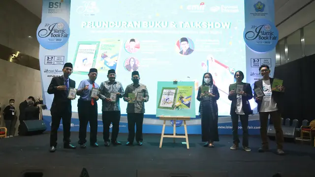 Rahmat Hidayatullah dalam peluncuran buku Panduan Literasi Digital bagi Guru Madrasah dan Panduan Berpikir Komputasional bagi Guru Madrasah di Jakarta, pekan ini.
