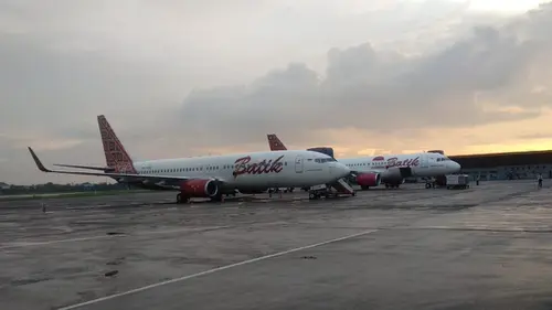 Pesawat Batik Air di Bandara Adi Sucipto, Yogyakarta. (Gideon/Liputan6.com)