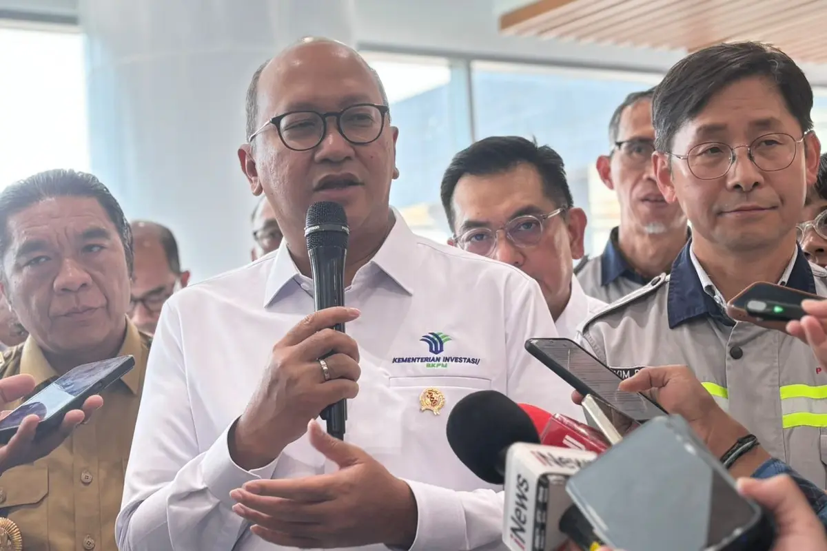 Menteri Investasi/Kepala BKPM Rosan P. Roeslani kunjungan kerja ke PT LCI, di Cilegon, Banten, Rabu (11/9/2024). (Foto: Liputan6.com/Tira Santia)