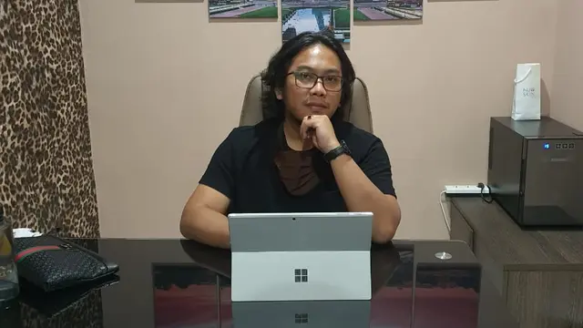 Semangat Pemuda Memulai Bisnis, Pengusaha ini Raup Omzet Miliaran di Bisnis Fashion