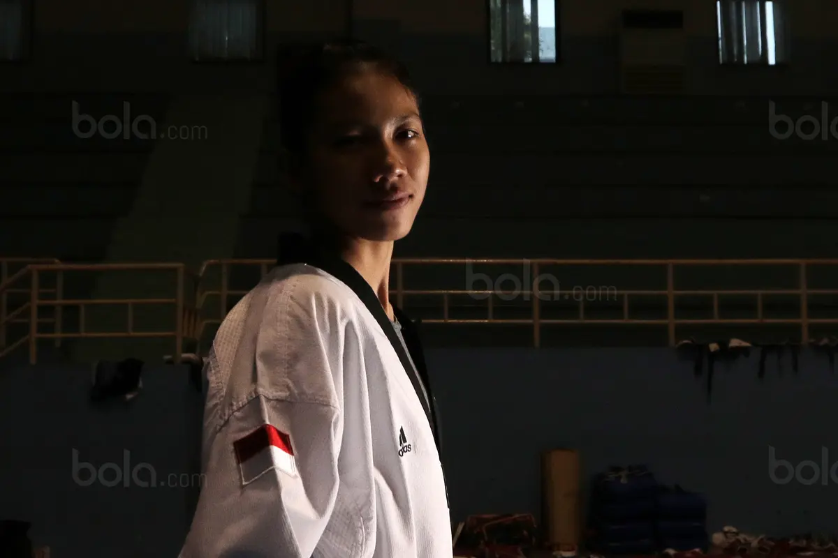 Mariska Halinda mempersembahkan emas pada SEA Games 2017 di Kuala Lumpur. (Bola.com/Nicklas Hanoatubun)
