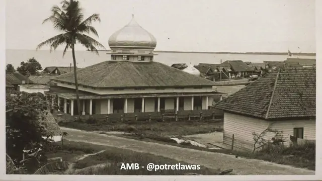 8 Potret Lawas Masjid di Indonesia, Penuh Sejarah
