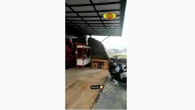 Diterjang Puting Beliung, Ini 6 Potret Kondisi Kantor Denny Caknan yang Porak-Poranda