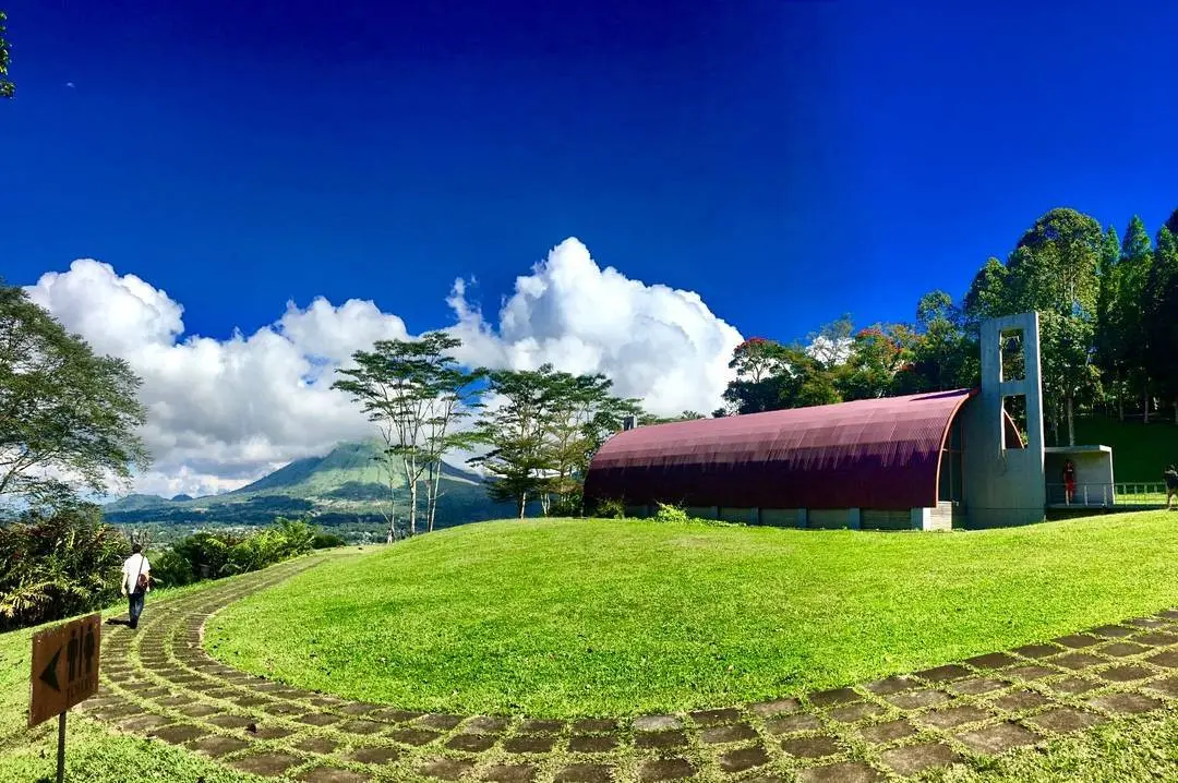 Bukit Doa, Tomohon, Sulawesi Utara. Sumber Foto: (nopal89/Instagram)