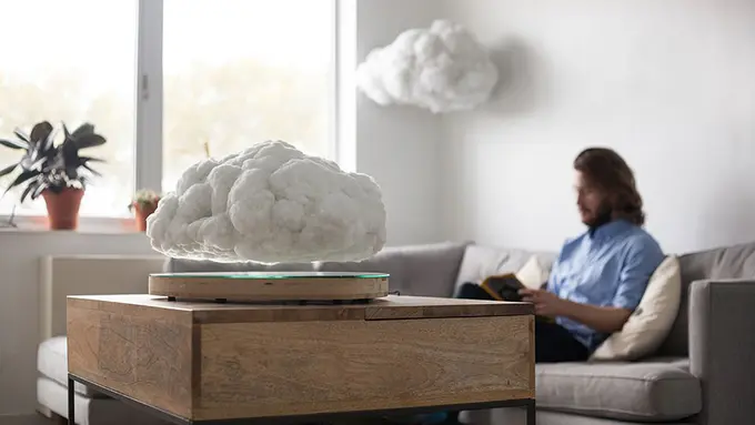 [Bintang] Lucu Parah! Awan Ini Bisa Melayang di Atas Speaker