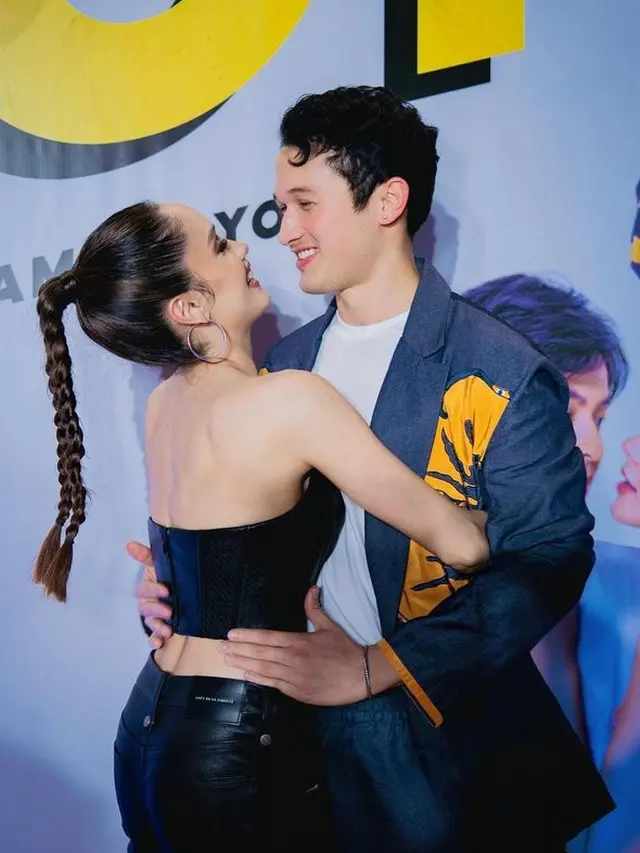 [Fimela] Cinta Laura dan Arya Vasco