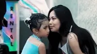 Catatan dari Indonesia Ice Skating Open 2025, Rachel Vennya Terharu Chava Juara 2 dan Tampil Memukau