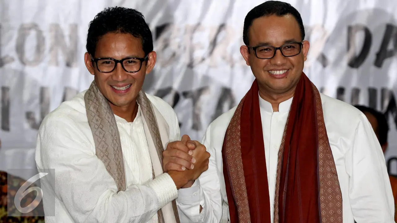 20160923- Gaya Anies dan Sandiaga Saat Mendaftar di KPUD-Jakarta- Immanuel Antonius