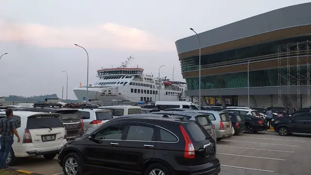 Pelabuhan.