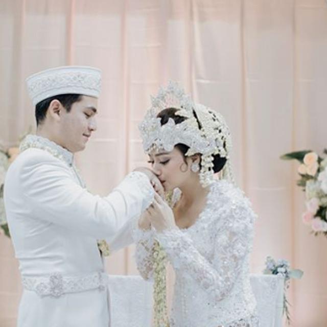 Dua Hari Jadi Suami Adzana Bing Slamet Rizky Alatas Menangis Showbiz Liputan6 Com