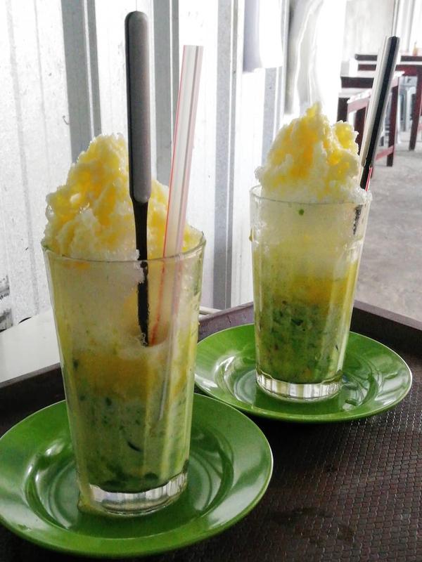 Es alpukat kocok. (dok Instagram @esmendunia/https://www.instagram.com/p/Blhec9IAJHB/?utm_source=ig_web_copy_link/Asnida Riani)