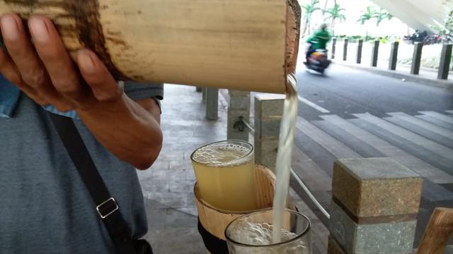 Memburu Penjual Air Nira yang Makin Sulit Ditemui di Jakarta