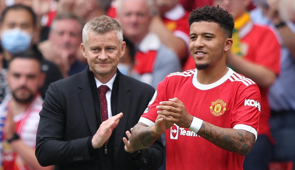 Jadon Sancho - Mantan bintang Bundesliga ini diboyong Manchester United dari Borussia Dortmund senilai Rp1,473 triliun. Namun musim ini sang pemain belum mampu menunjukkan kemampuan terbaiknya dan hanya mengoleksi dua gol bagi Setan Merah. (AFP/Adrian Dennis)