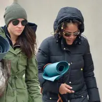 Nama Meghan Markle belakangan selalu menjadi bahan pembicaran publik lantaran telah resmi menjadi tunangan Pangeran Harry. Di balik sosok cantik dan kepiawaian berakting dari Meghan, hadir seorang ibu bernama Doria Radlan. (Doc. The Sun)