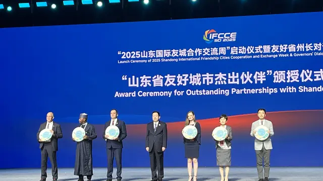Pekan kerja sama di Jinan bertajuk ‘Hand in Hand for Shared Future’. Ada sekitar 900 perwakilan, termasuk 154 delegasi dari kota-kota sahabat, pemerintah daerah, perusahaan, dan komunitas bisnis dari 47 negara.