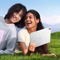 Tablet seringkali diandalkan untuk menjadi pengganti laptop karena beratnya yang cukup ringan untuk dibawa berpergian. (Foto: Dokumen/HUAWEI)