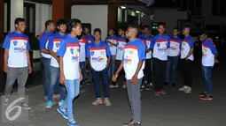 Kontingen Indonesia Football Community for Diplomatic Uni Papua FC usai menemui Menkopolhukam, Wiranto di Kemenkopolhukam, Jakarta, Jumat (12/8). Uni Papua FC bertolak dan melakoni laga di Finlandia. (Liputan6.com/Helmi Fithriansyah)