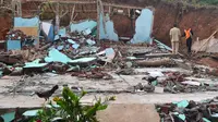 Ilustrasi - Longsor rayapan (creep soil) terjadi di Dusun Jatiluhur Desa Padangjaya, Majenang, Cilacap dan menyebabkan 24 rumah ambruk atau rusak berat. (Foto: Liputan6.com/Muhamad Ridlo)