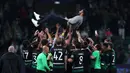 Pelatih Sporting CP, Ruben Amorim merayakan kemenangan bersama timnya setelah laga Liga Champions 2024/2025 melawan Manchester City di Jose Alvalade, Lisbon, Portugal, Rabu (06/11/2024) WIB. (AFP/Filipe Amorim)