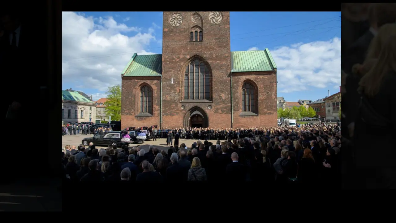 Pemakaman tiga anak miliarder Denmark, Anders Holch Povlsen, yang tewas akibat bom di Sri Lanka.
