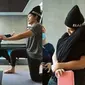 Aurel Hermansyah dan Atta Halilintar jalani prenatal Yoga (Sumber: YouTube/AH)