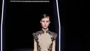 Koleksi ini merayakan feminitas yang berani, memadukan gaya masa lalu dengan kebutuhan fashion masa kini. Dior membuktikan bahwa mode terus berkembang, memberikan ruang bagi setiap individu untuk mengekspresikan diri dengan cara yang unik.  [Dok/Dior],