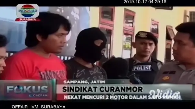 Aparat Polres Sampang, Madura, Jawa Timur menangkap lima tersangka sindikat pencurian dan penadah sepeda motor.