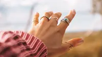 Arti Mimpi Memakai Cincin, Isyarat datangnya Keberuntungan?