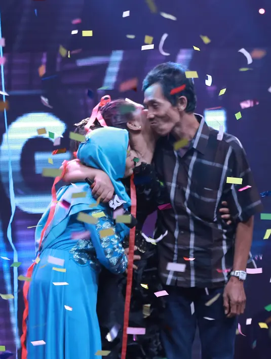 "Jangankan jadi juara satu, untuk bisa kembali ke lima besar saja aku sudah nggak kebayang yaa. Apalagi lihat kualitas yang lain bagus-bagus ya," sebut Ical di atas panggung Studio 5, Indosiar, Sabtu (28/5/2016) dini hari. (Galih W. Satria/Bintang.com)