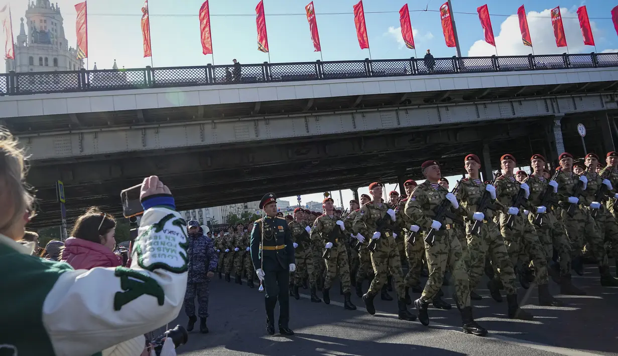Parade akan berlangsung di Lapangan Merah Moskow pada 9 Mei untuk merayakan 78 tahun kemenangan dalam Perang Dunia II. (AP Photo)