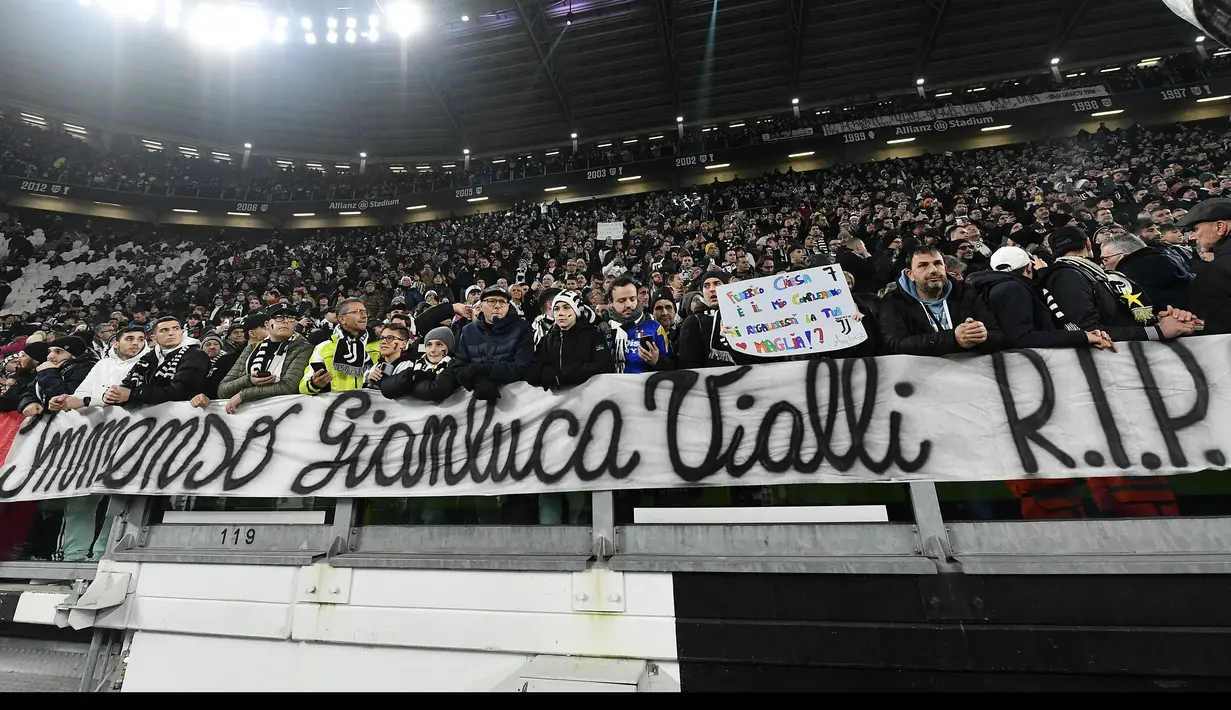 Total 5 gelar disumbangkan Gianluca Vialli semasa 4 musim penampilannya bersama Juventus. Gelar Piala UEFA diraihnya pada musim 1992/1993, Liga Italia Serie A dan Coppa Italia pada musim 1994/1995, Super Coppa Italia pada tahun 1995 dan gelar Liga Champions pada musim 1995/1996. (AFP/Isabella Bonotto)