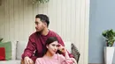 Syahnaz Sadiqah dan Jeje Govinda menikah pada 21 April 2018. Di bulan Januari 2020, mereka dikaruniai buah hati kembar berjenis kelamin laki-laki dan perempuan, Zayn Sadavir Ezhilan Ismail dan Zunaira Alessia Safaraz Ismail. (Instagram/syahnazs)