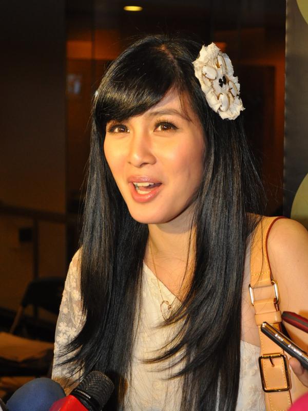 Potret jadul Sandra Dewi yang sudah cantik sedari dulu. (Sumber: Kapanlagi)