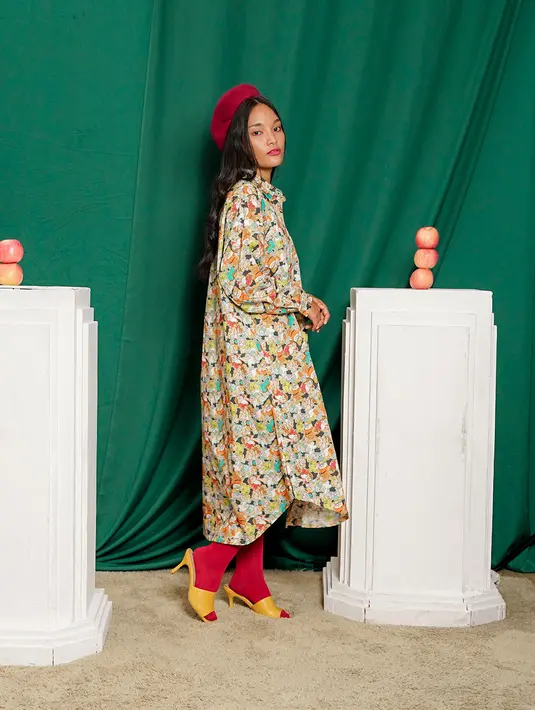 Nona menyoroti karakter pendukung para putri dengan tema Disney Princess Sidekicks dengan menggunakan karakter tujuh kurcaci, flounder, dan genie. Hadir di berbagai mode pakaian dari Nona, seperti full-print kemeja dress dengan gambar tujuh kurcaci dari Kartun Snow White. (Foto: hypefast)