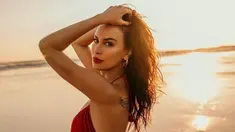 Ditunjang body goals yang semakin membuat siapa pun heran, kecantikan seorang Sophia Latjuba tidak bisa terbantahkan. (FOTO: instagram.com/sophia_latjuba88/)