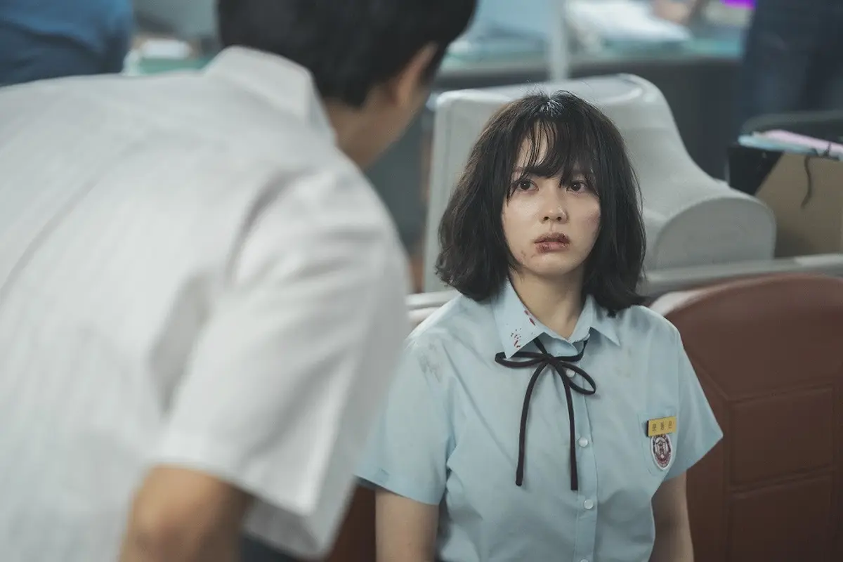 Jung Ji So di serial The Glory. (Foto: Graphyoda/Netflix)