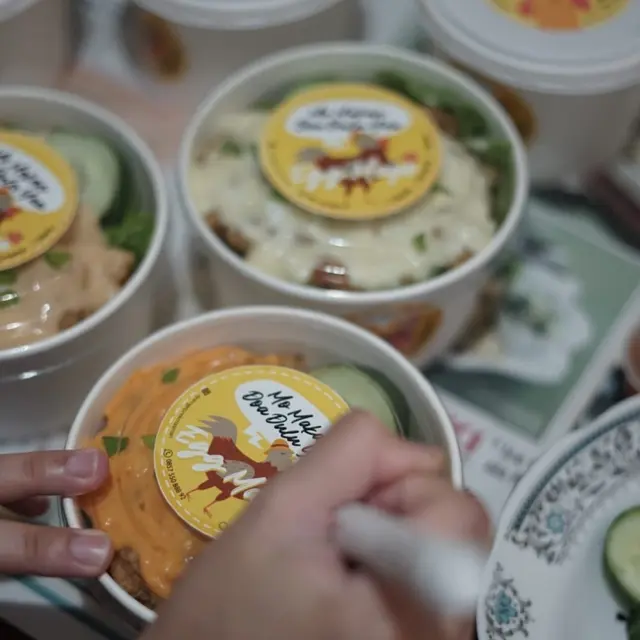 Dibalik Tampang Galak, Ayam Geprek Mas Man adalah Bukti Cinta Seorang Bapak