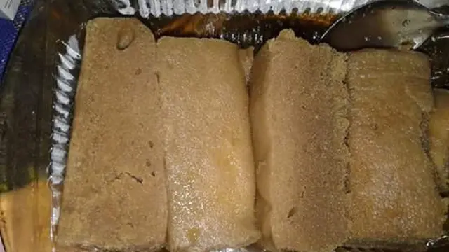 Bolu Peca khas tradisional suku bugis (Liputan6.com/ Eka Hakim)