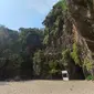 Pantai Goa Langir (Putri Anastasia Bangalino Suryana/Liputan6.com)