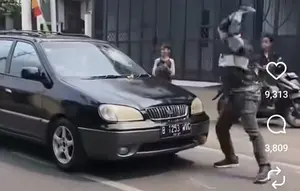 Polisi Amankan Pria yang Diduga Pecahkan Kaca Mobil di Jagakarsa