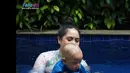 Masih bayi, Cipung udah ada aja ya kegiatannya. (Youtube.com/Rans Entertainment)
