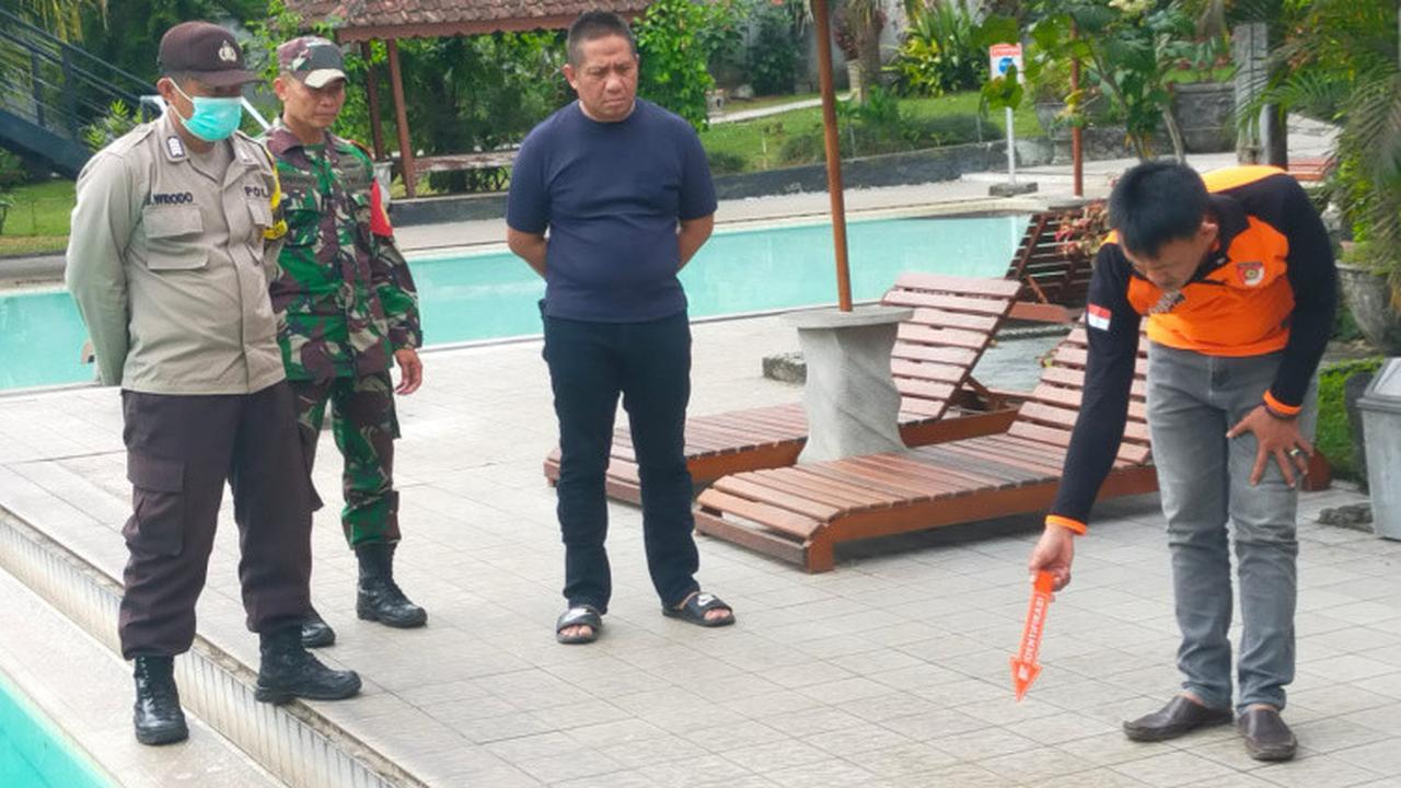 Aparat Polsek Glenmore lakukan olah TKP di Hotel Minak Jinggo, Glenmore Banyuwangi (Istimewa)
