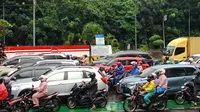 Jalan Daan Mogot Banjir, Lalu Lintas Lumpuh