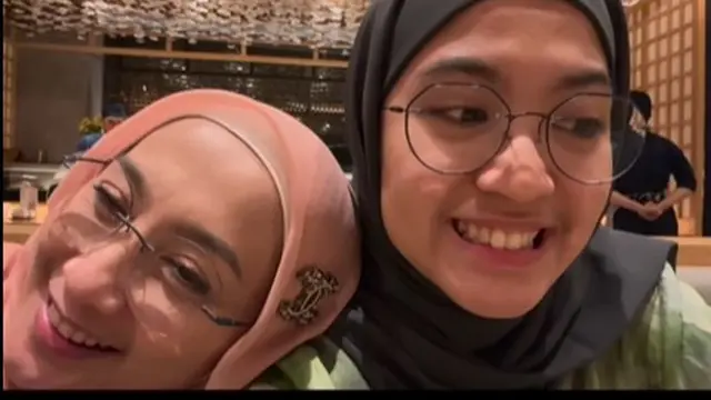 Desy Ratnasari dan Nasywa (Instagram/desyratnsariterdepan)