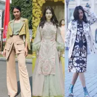 Jadi model di fashion show Basundari, Sandrinna Michelle tampil kenakan dress batik kombinasi lace. (Dok/Tim Muara Bagdja).