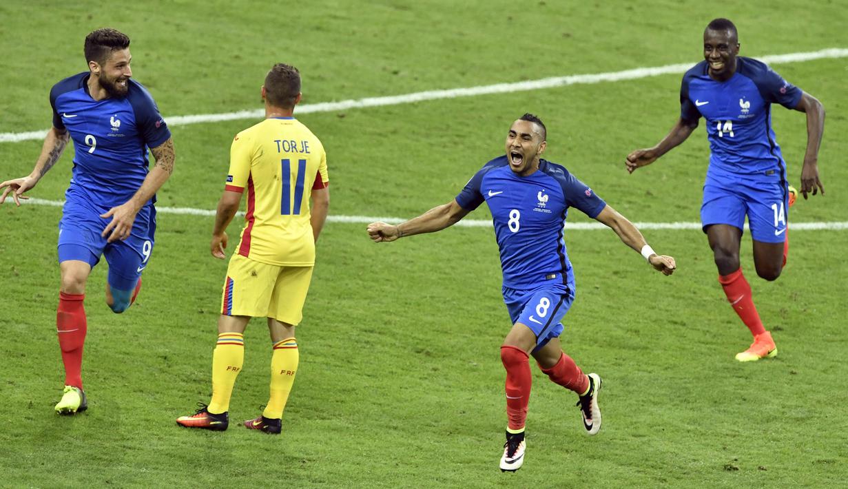 Peran Dimitri Payet saat Prancis menang 2-1 atas Rumania di partai pembuka Grup A Piala Eropa 2016 sangat penting. Satu gol dan satu assist membuatnya pantas meraih predikat Man of The Match. (AFP/Philippe Lopez)