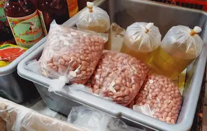 Harga Gula dan Kacang Tanah Melonjak di Pasar Kebayoran Lama