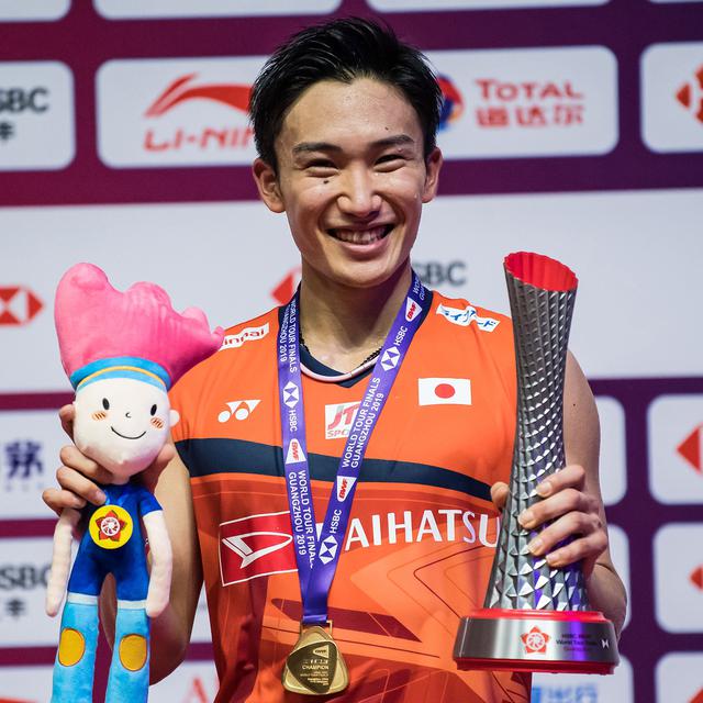 Menebak Harga Sepatu Kesukaan Kento Momota Pada Musim 2019 Ragam Bola Com