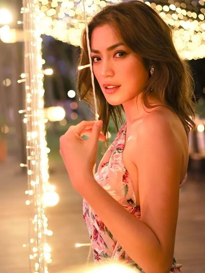 Gosip Nikah Siri Udah Basi, Jedar Tampil Seksi Ngajak Kuda Dangdutan